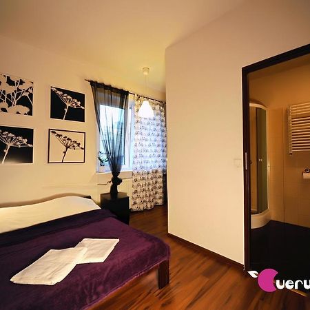 Very Berry Hostel - Old Town, Parking, Lift, Reception 24H Poznań Extérieur photo