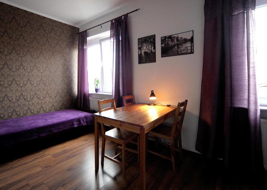 Very Berry Hostel - Old Town, Parking, Lift, Reception 24H Poznań Extérieur photo