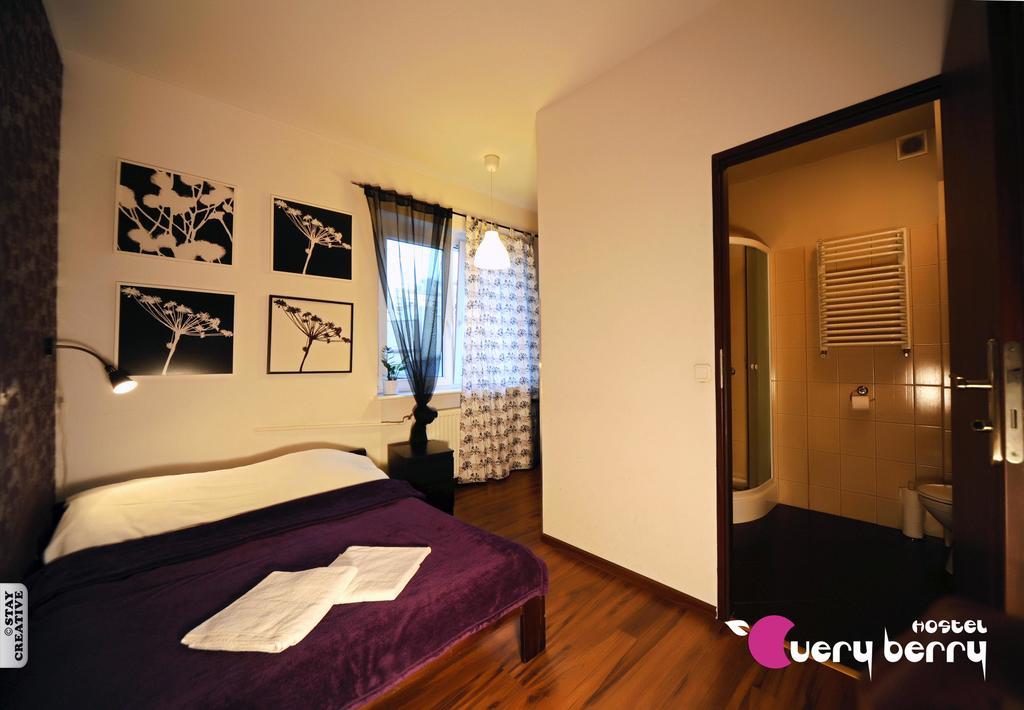 Very Berry Hostel - Old Town, Parking, Lift, Reception 24H Poznań Extérieur photo