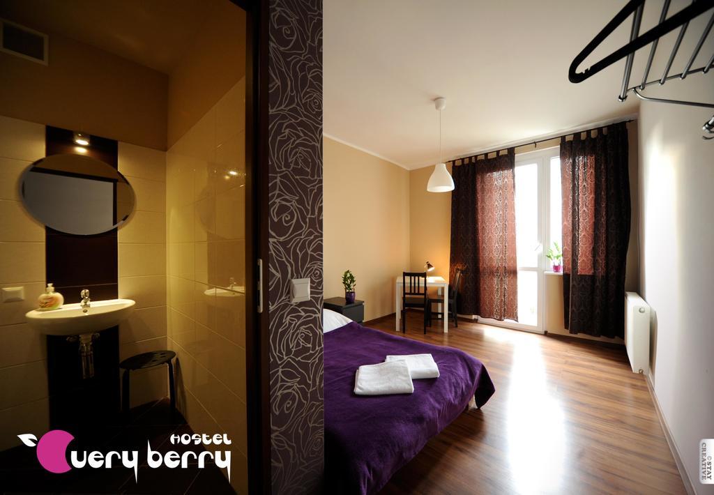 Very Berry Hostel - Old Town, Parking, Lift, Reception 24H Poznań Extérieur photo