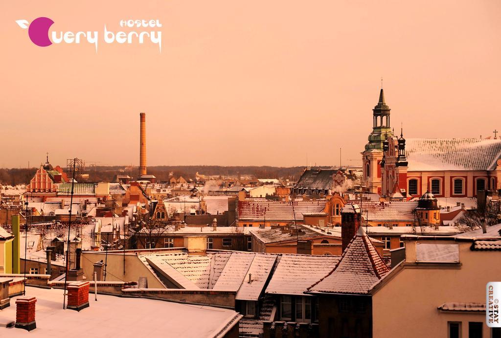 Very Berry Hostel - Old Town, Parking, Lift, Reception 24H Poznań Extérieur photo