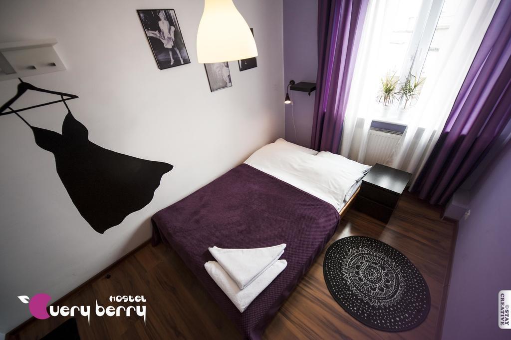 Very Berry Hostel - Old Town, Parking, Lift, Reception 24H Poznań Extérieur photo