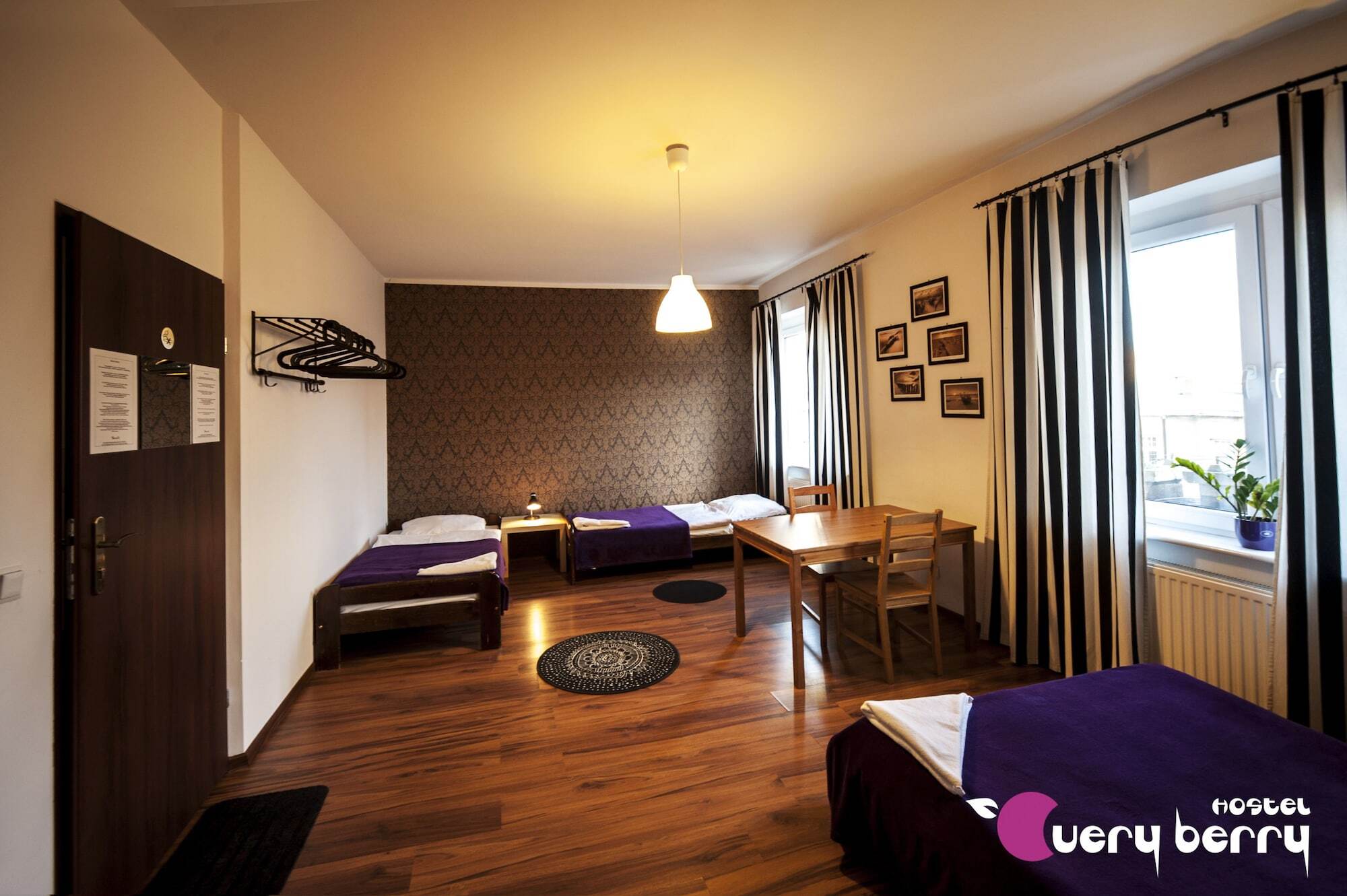 Very Berry Hostel - Old Town, Parking, Lift, Reception 24H Poznań Extérieur photo